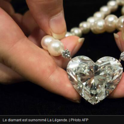 世界最大92克拉心形钻石拍卖逾1亿
