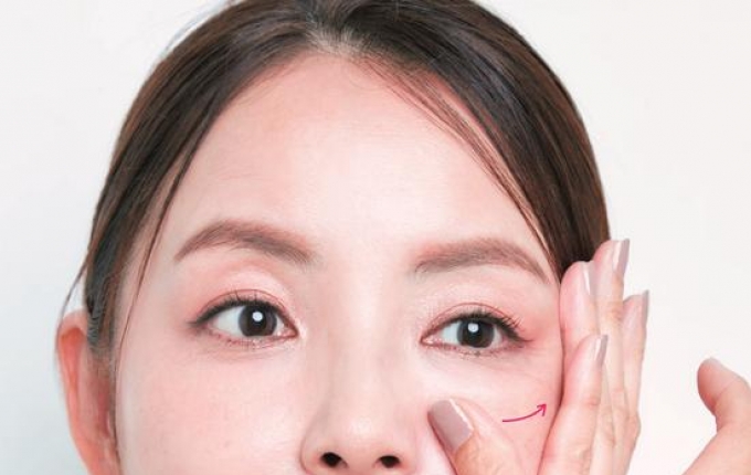 法令纹、木偶纹和下颌线，如何对付显老的三条纹？