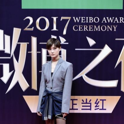 邓超杨幂微博之夜登顶 近30位巨星开启2018年红毯抢镜