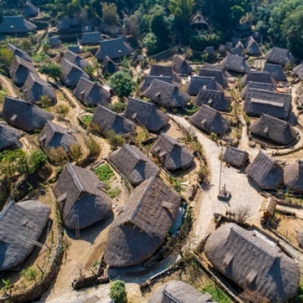 被大火烧毁的中国最后一个原始村落 人生最大的错觉是来日方长……